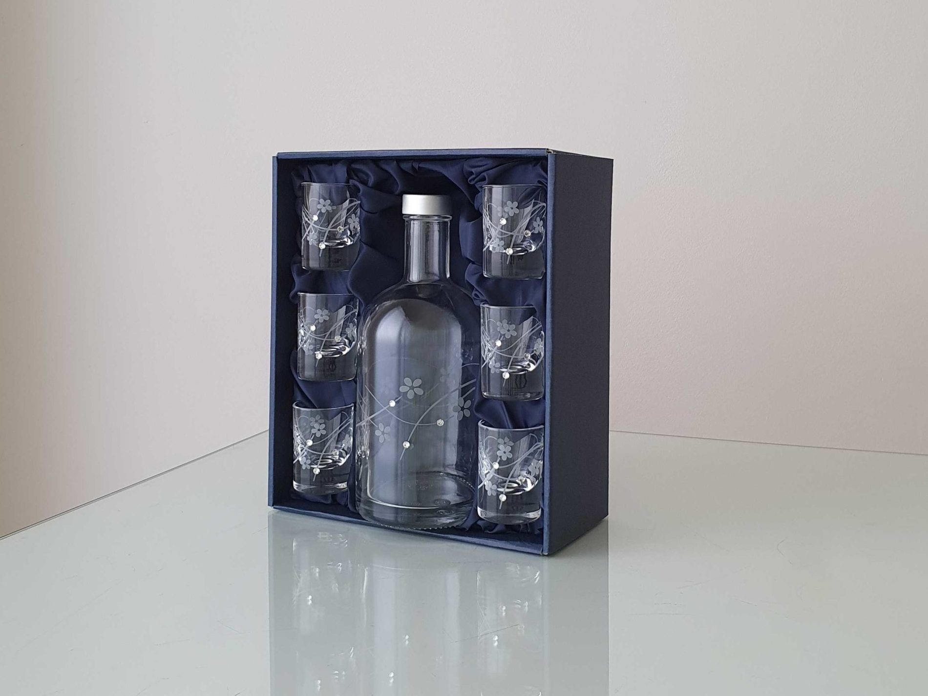 Flowers Gradim crystals, likér set fľaša 0,5 l (0,7 l) + 6 ks pohár 30 ml – Obrázok 2